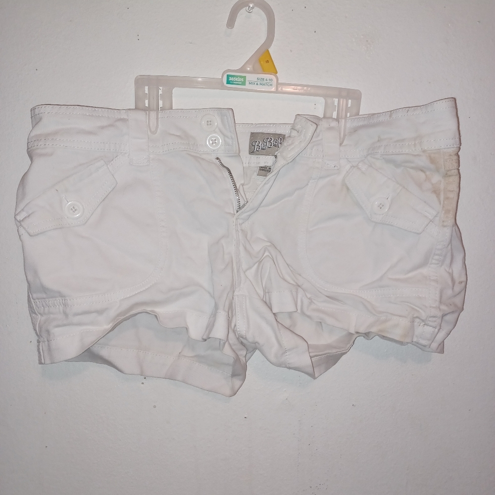 Clothes - Picture 11 of 16